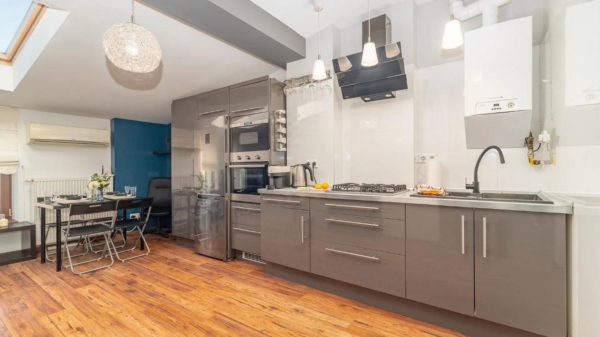 Krakow Central Apt - Top Location, Ac - By Rentujemy Apartment